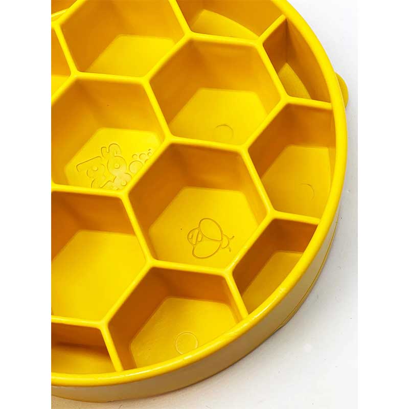 Sodapup | Honeycomb Design | Slow Feeder | Geel | 20 cm
