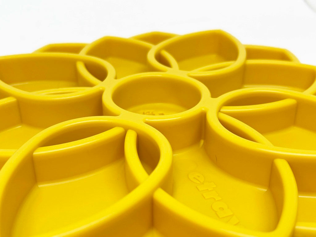 Sodapup | Mandala Design | Slow Feeder | Geel | 20 cm