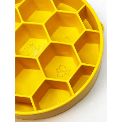 Sodapup | Honeycomb Design | Slow Feeder | Geel | 20 cm