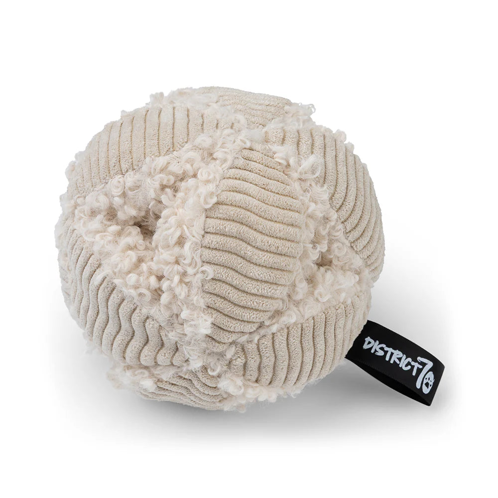 District 70 | Bobby | Snuffelbal | Merenque