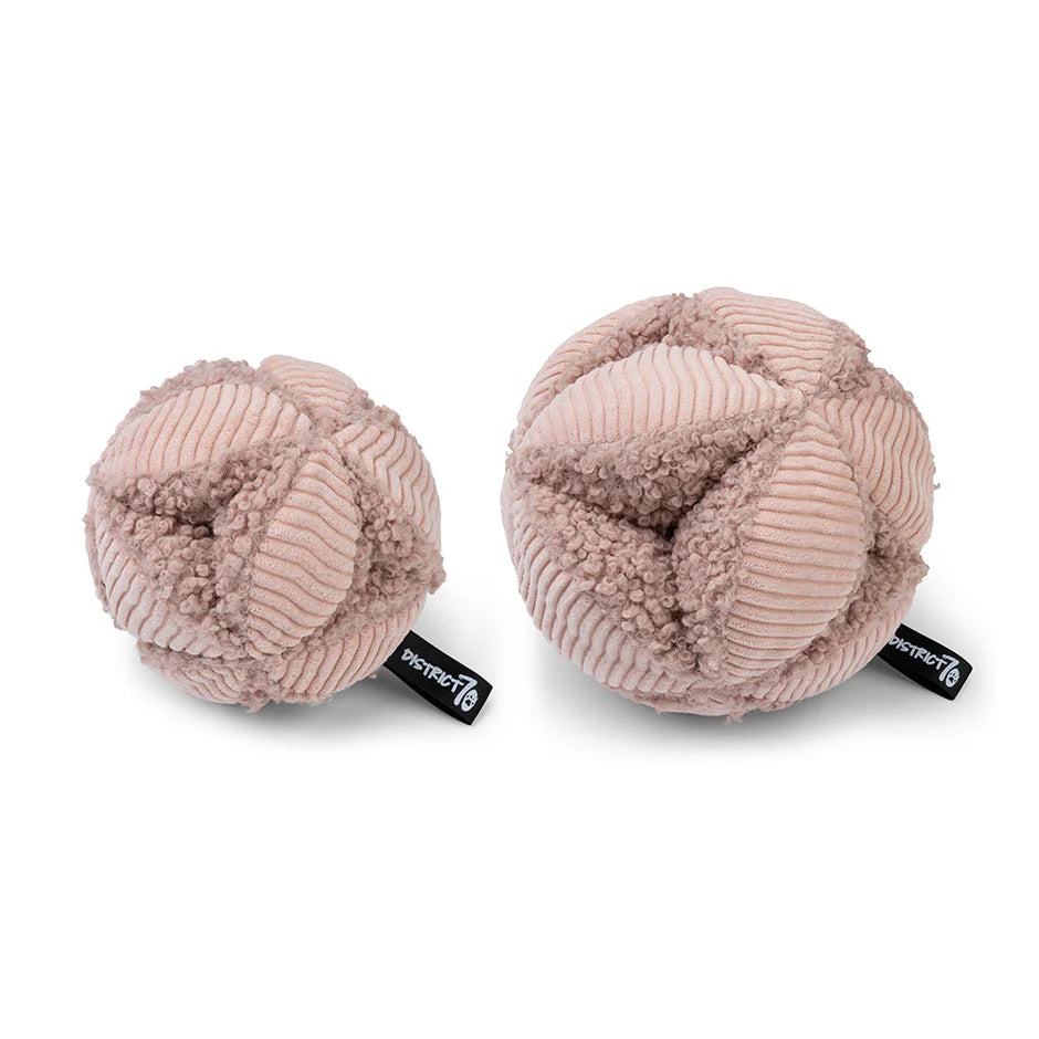 District 70 | Bobby | Snuffelbal | Pink